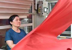面料車間劉麗麗：練就火眼金睛，成就質(zhì)量堅(jiān)盾